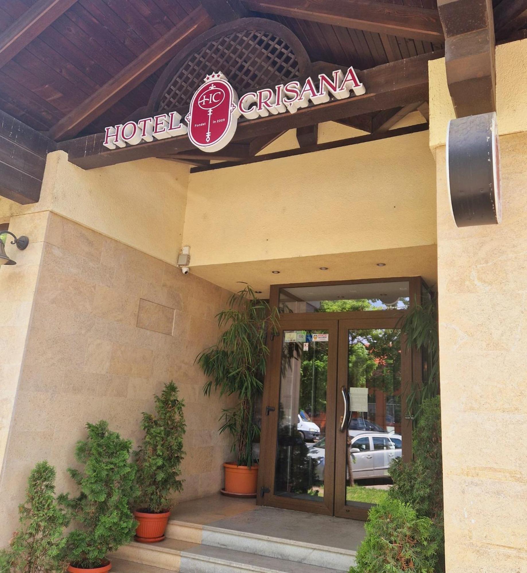 מלון Crisana