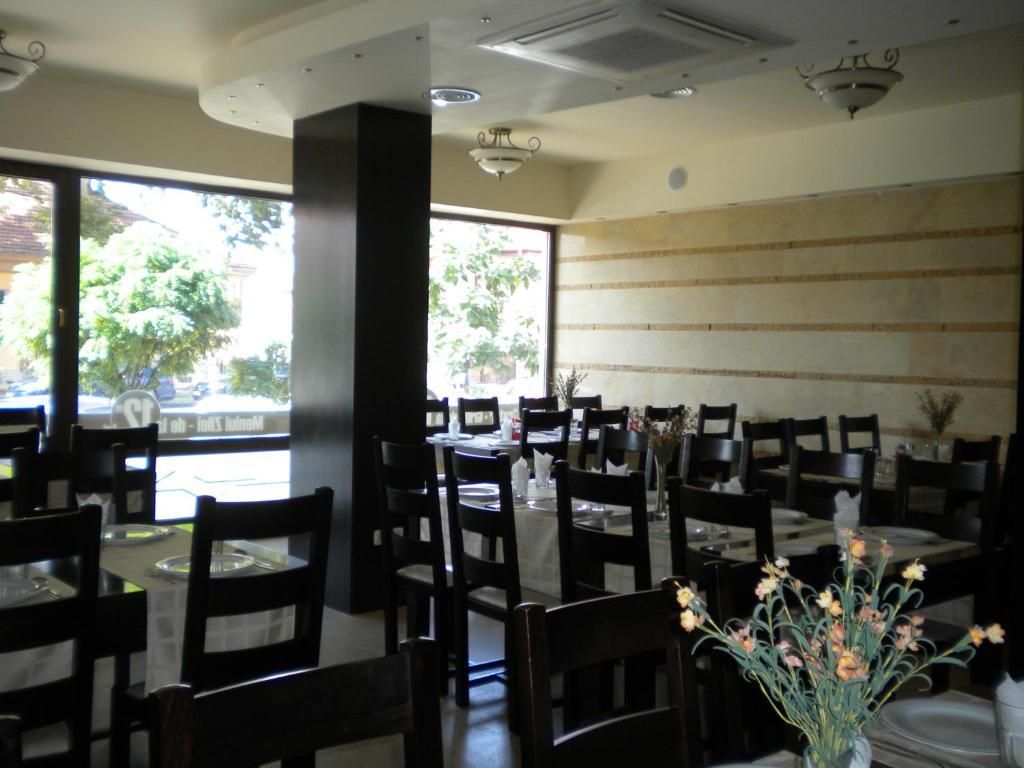 Hotel Crisana 3*